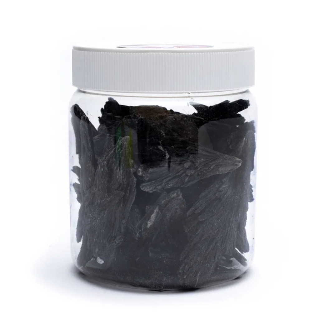 Cyanite noire brute 1